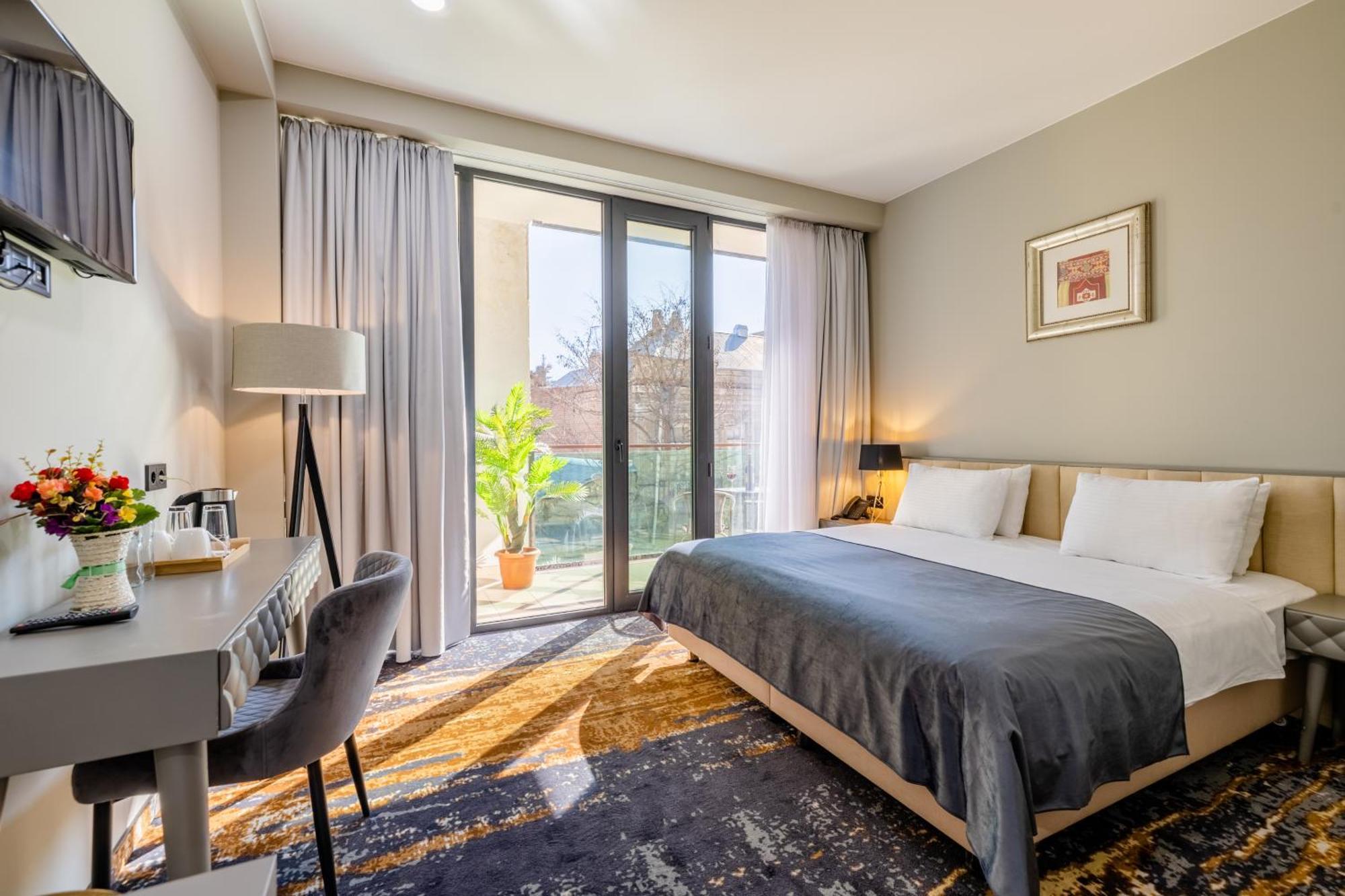 Brosse Garden Hotel Tbilisi Luaran gambar