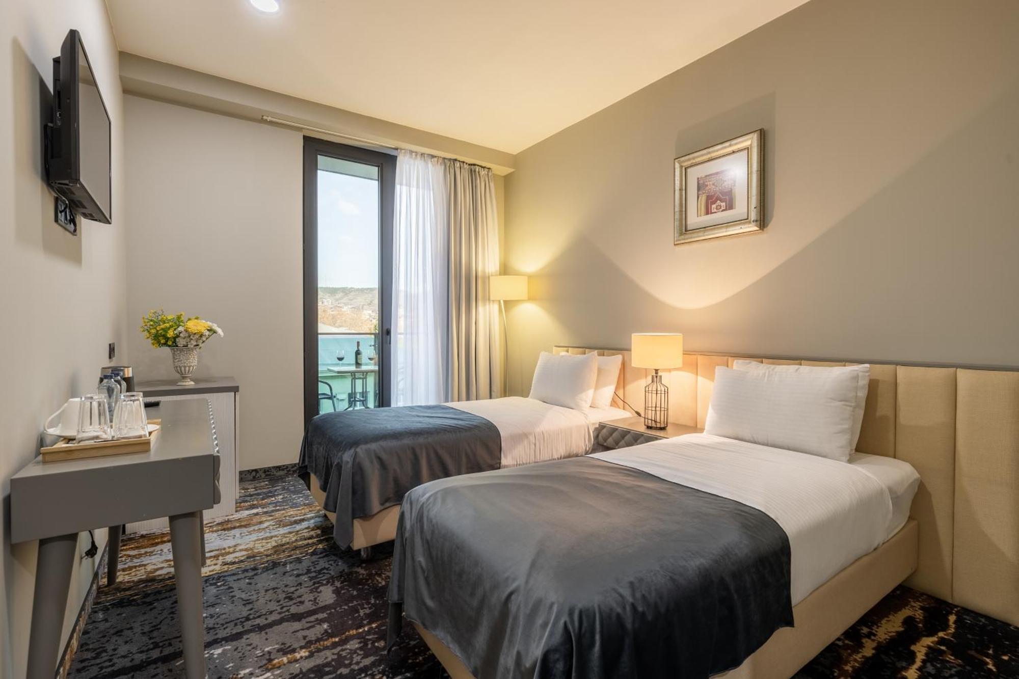 Brosse Garden Hotel Tbilisi Luaran gambar