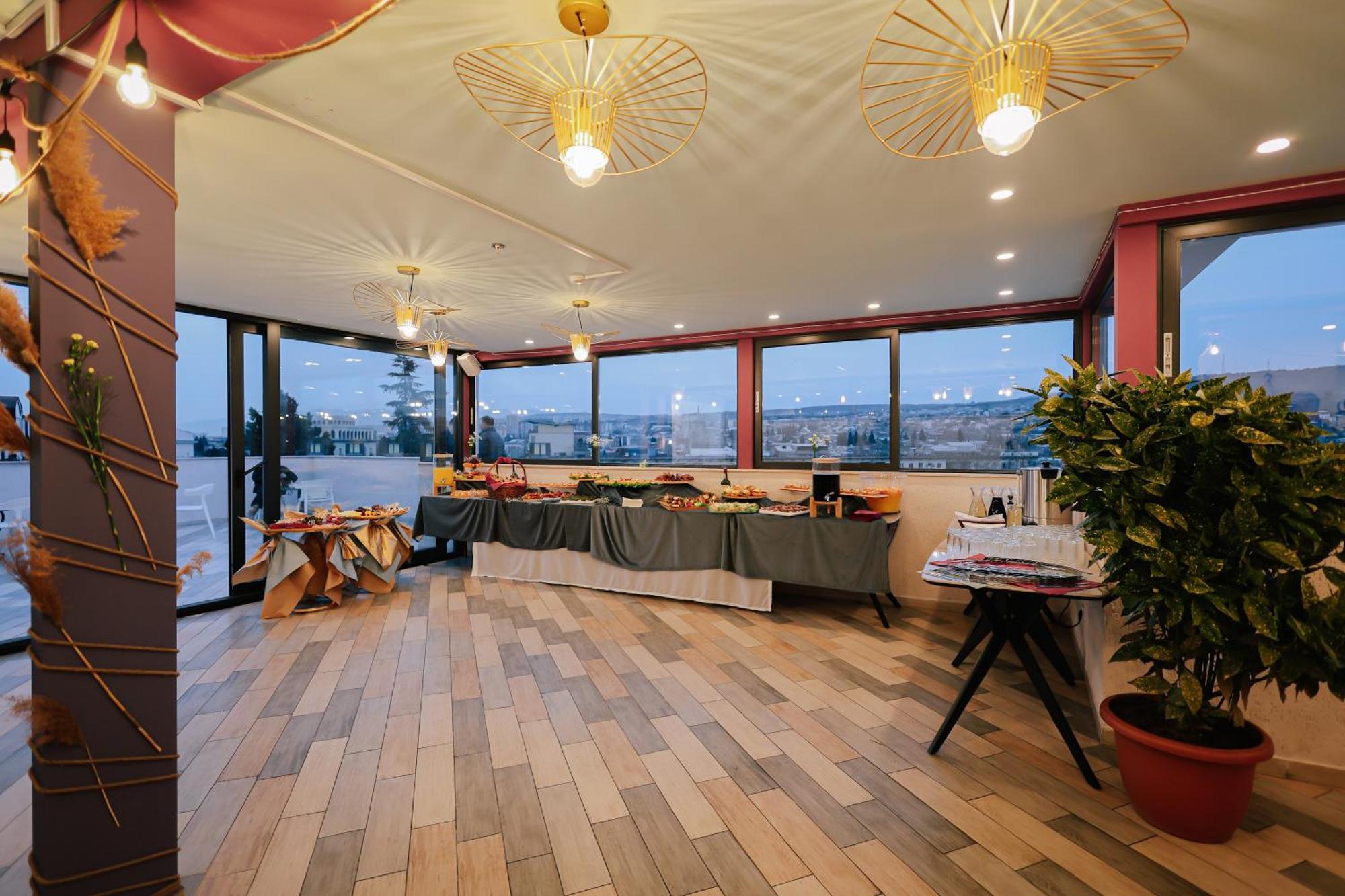 Brosse Garden Hotel Tbilisi Luaran gambar