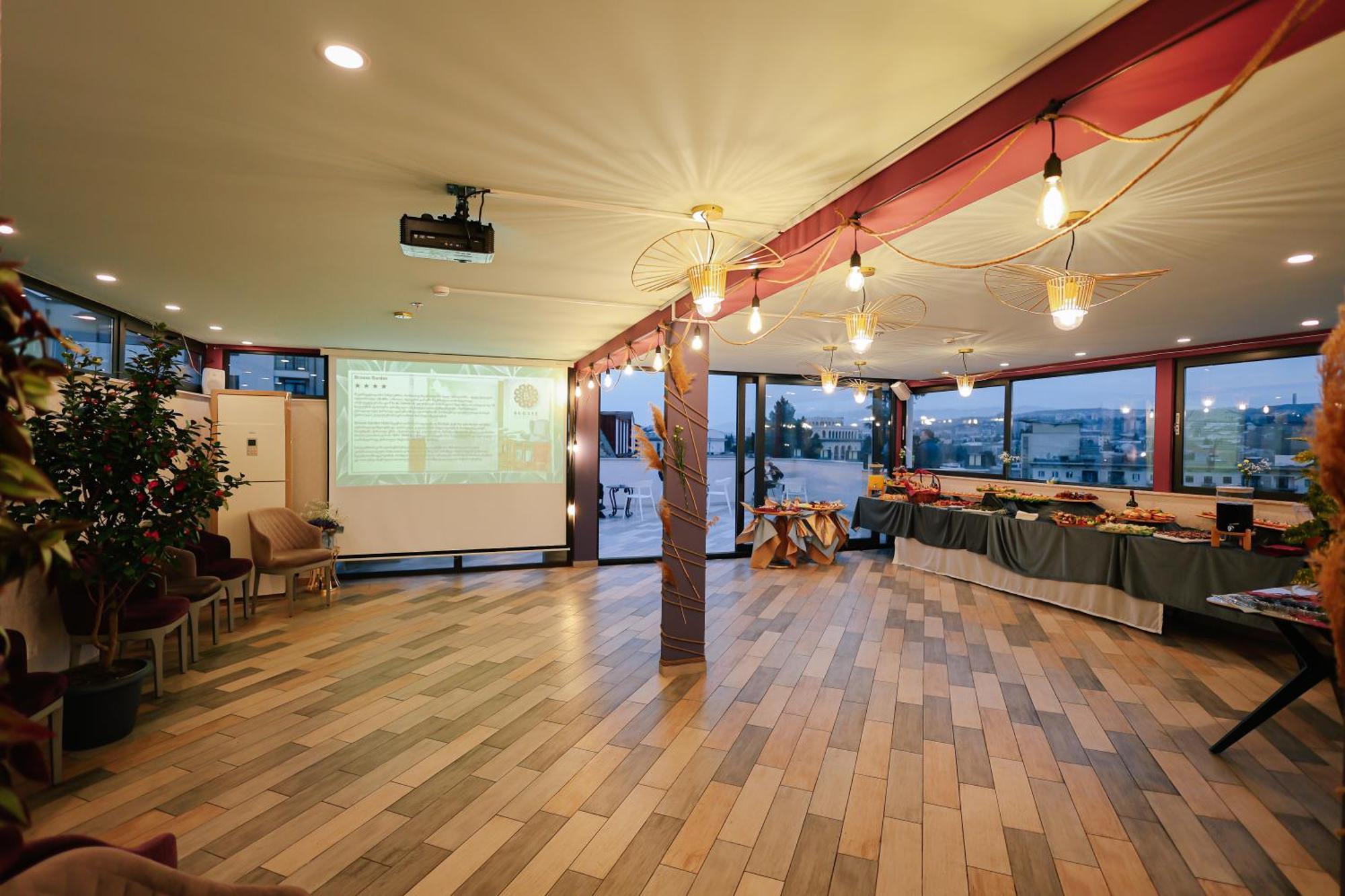 Brosse Garden Hotel Tbilisi Luaran gambar